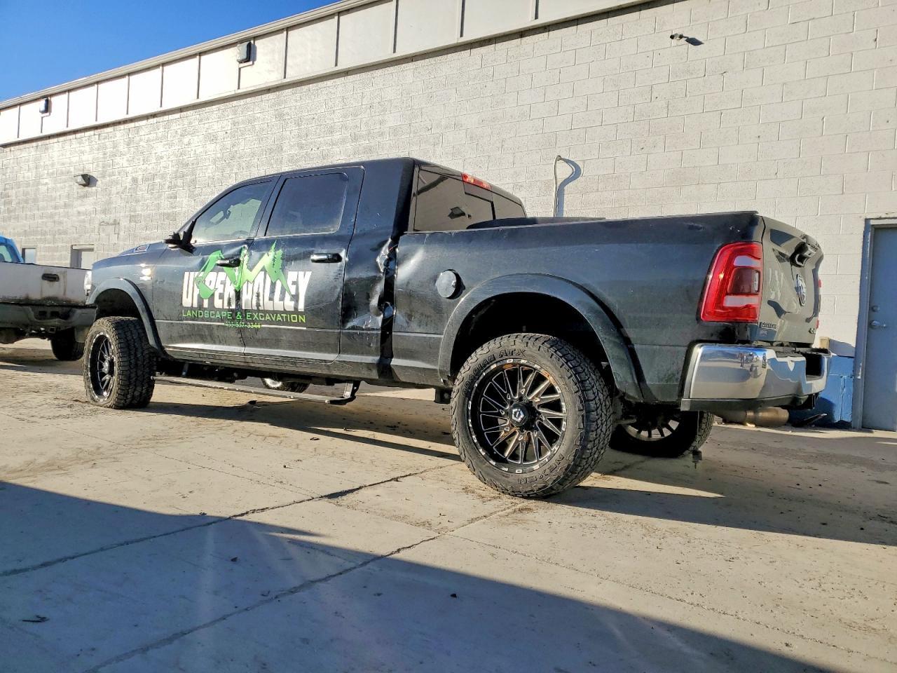 2021 Ram 2500 Laramie - Фото 2