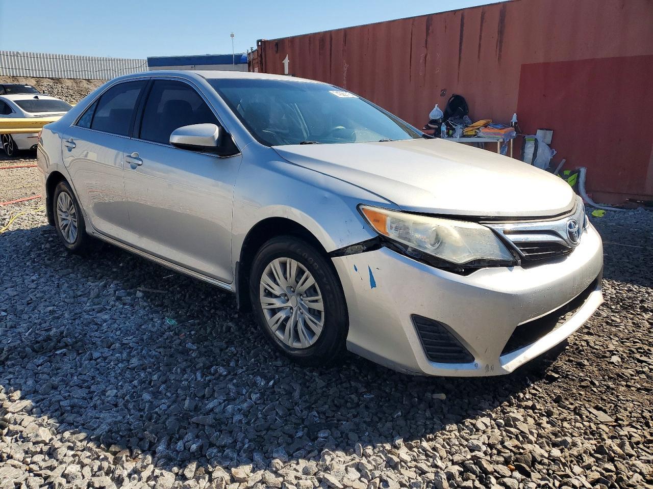 2014 Toyota Camry - Фото 4