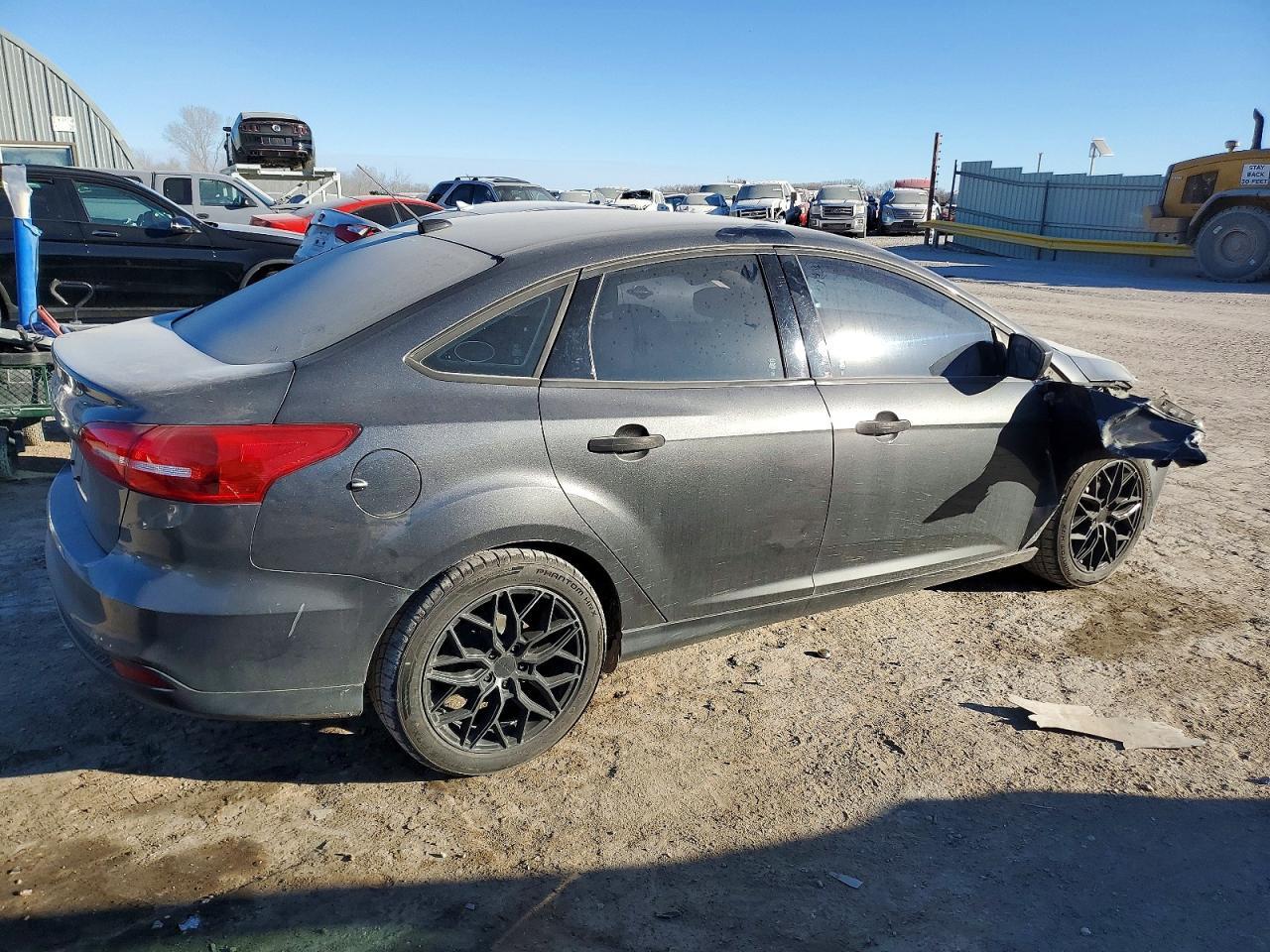 2017 Ford Focus S - Фото 3