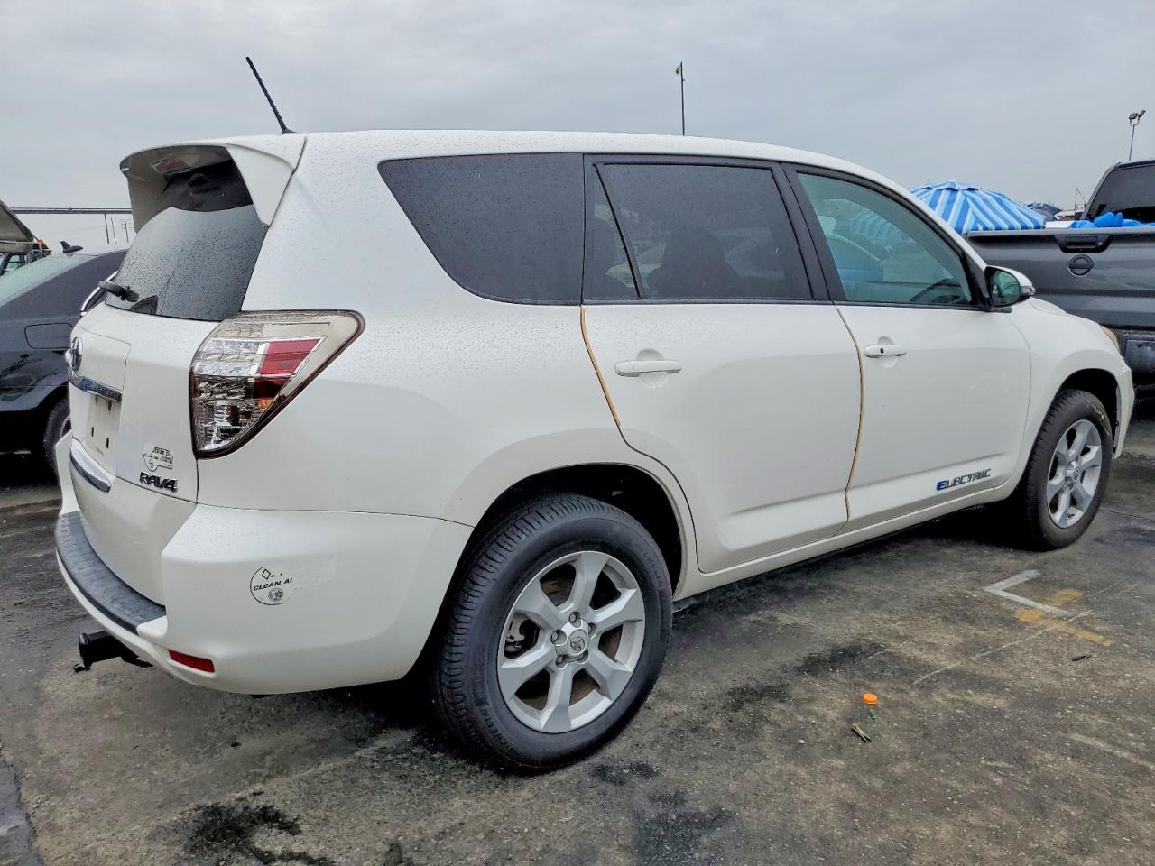 2013 Toyota Rav4 Ev - Image 3