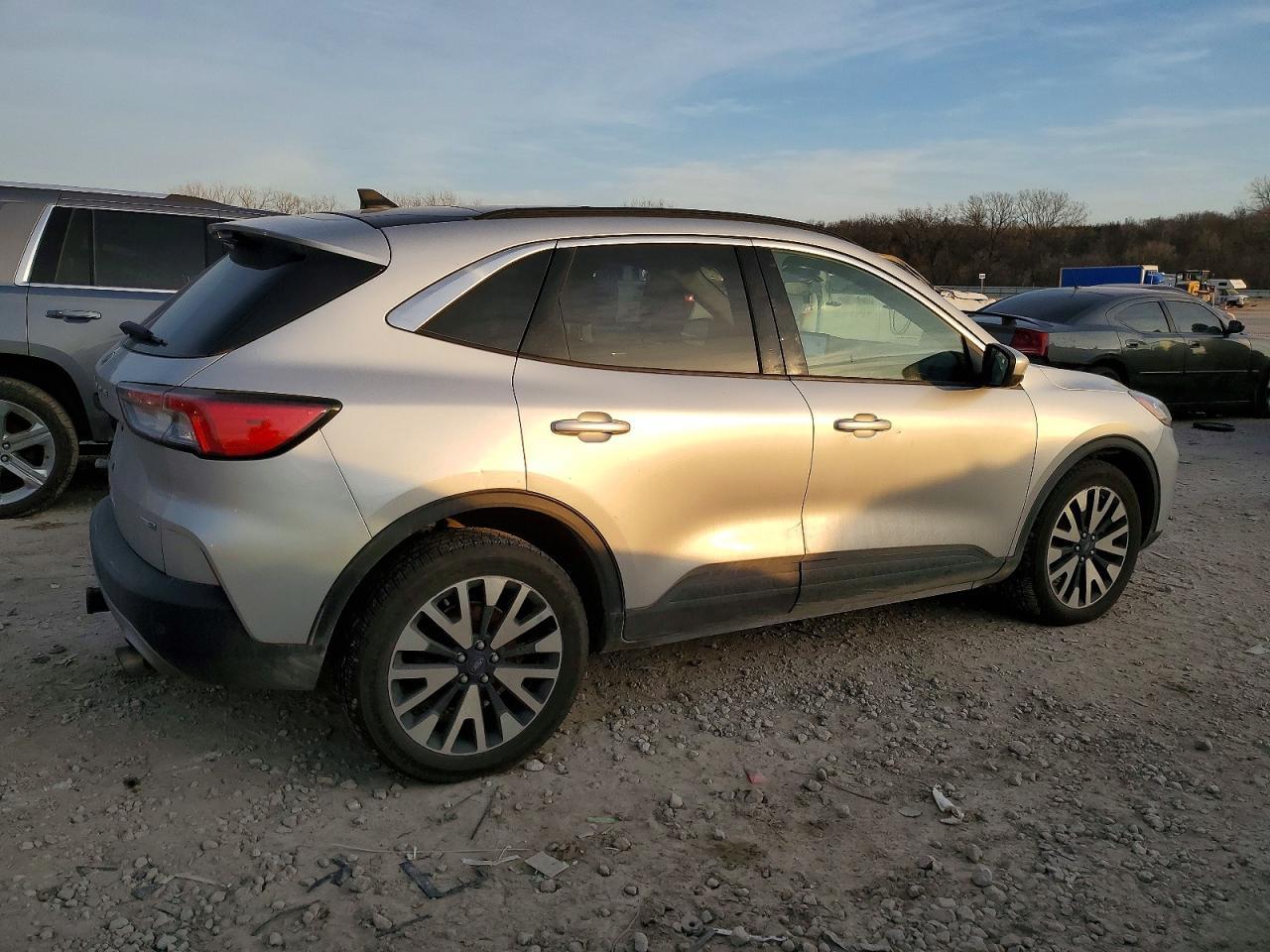 2020 Ford Escape Sel - Фото 3