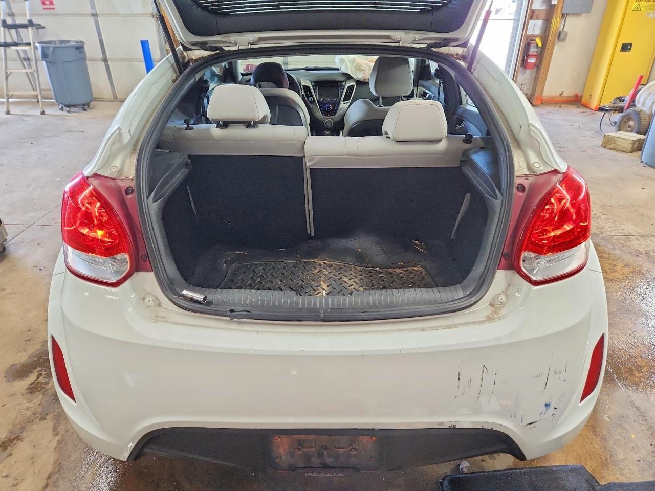 2013 Hyundai Veloster Base - Фото 6