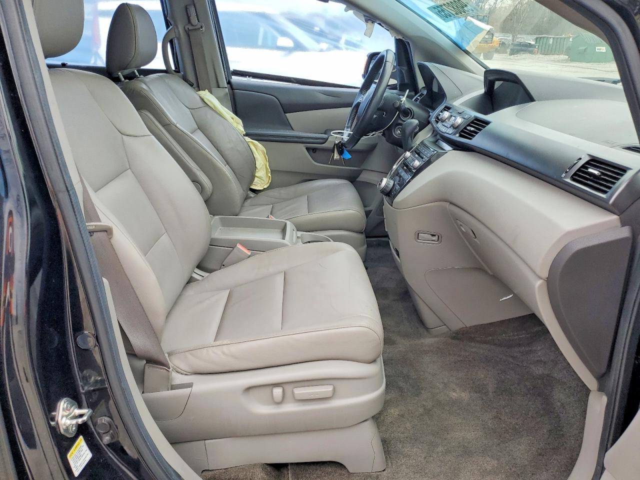 2013 Honda Odyssey Touring - Image 7