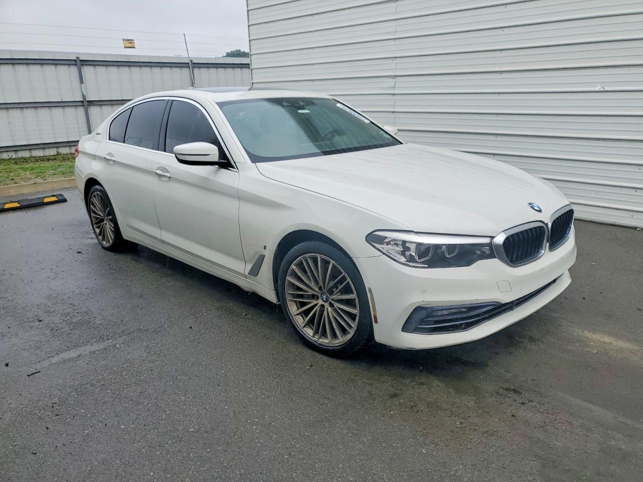 2018 BMW 530E - Фото 4