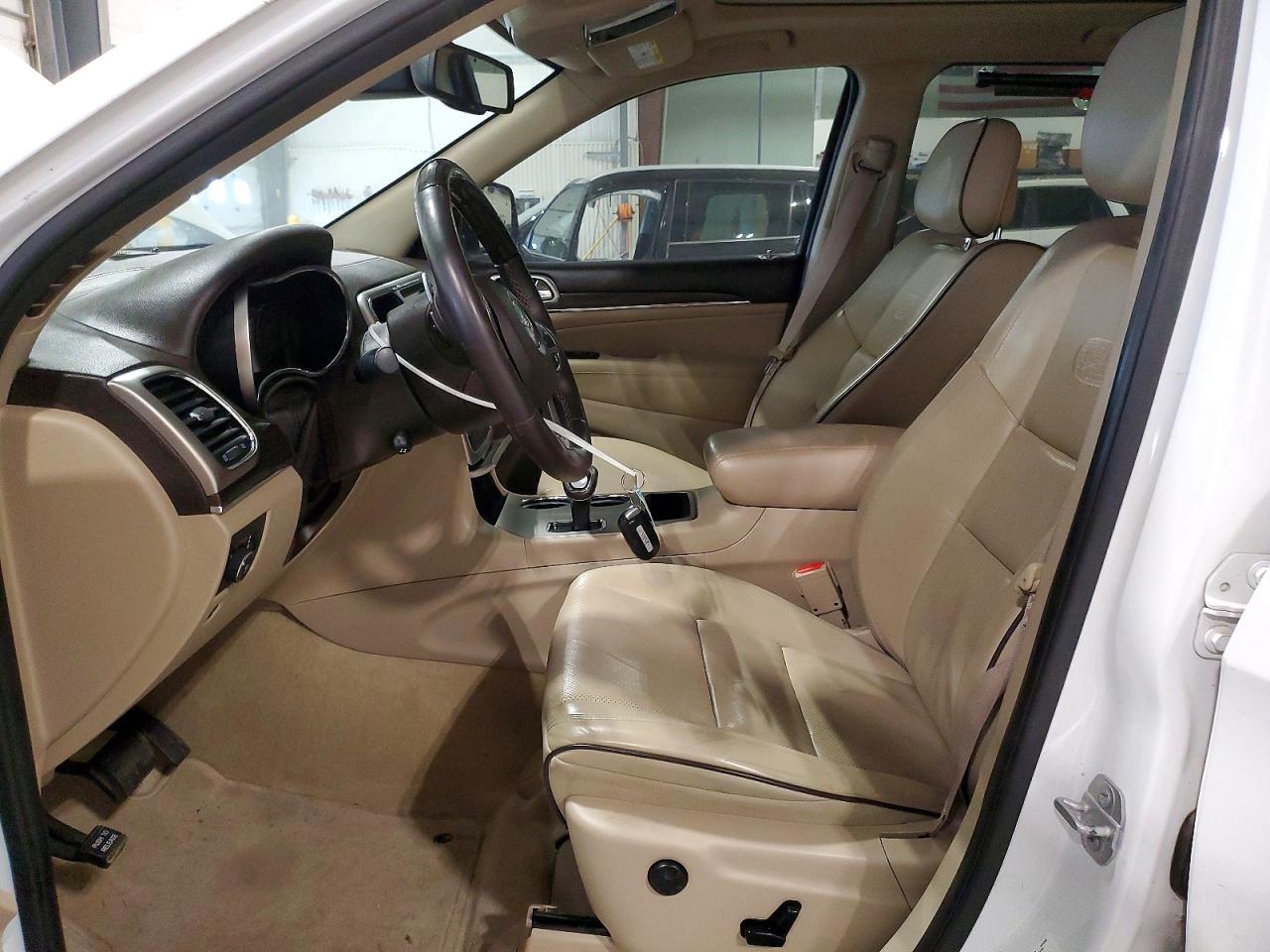 2015 Jeep Grand Cherokee Overland - Image 7