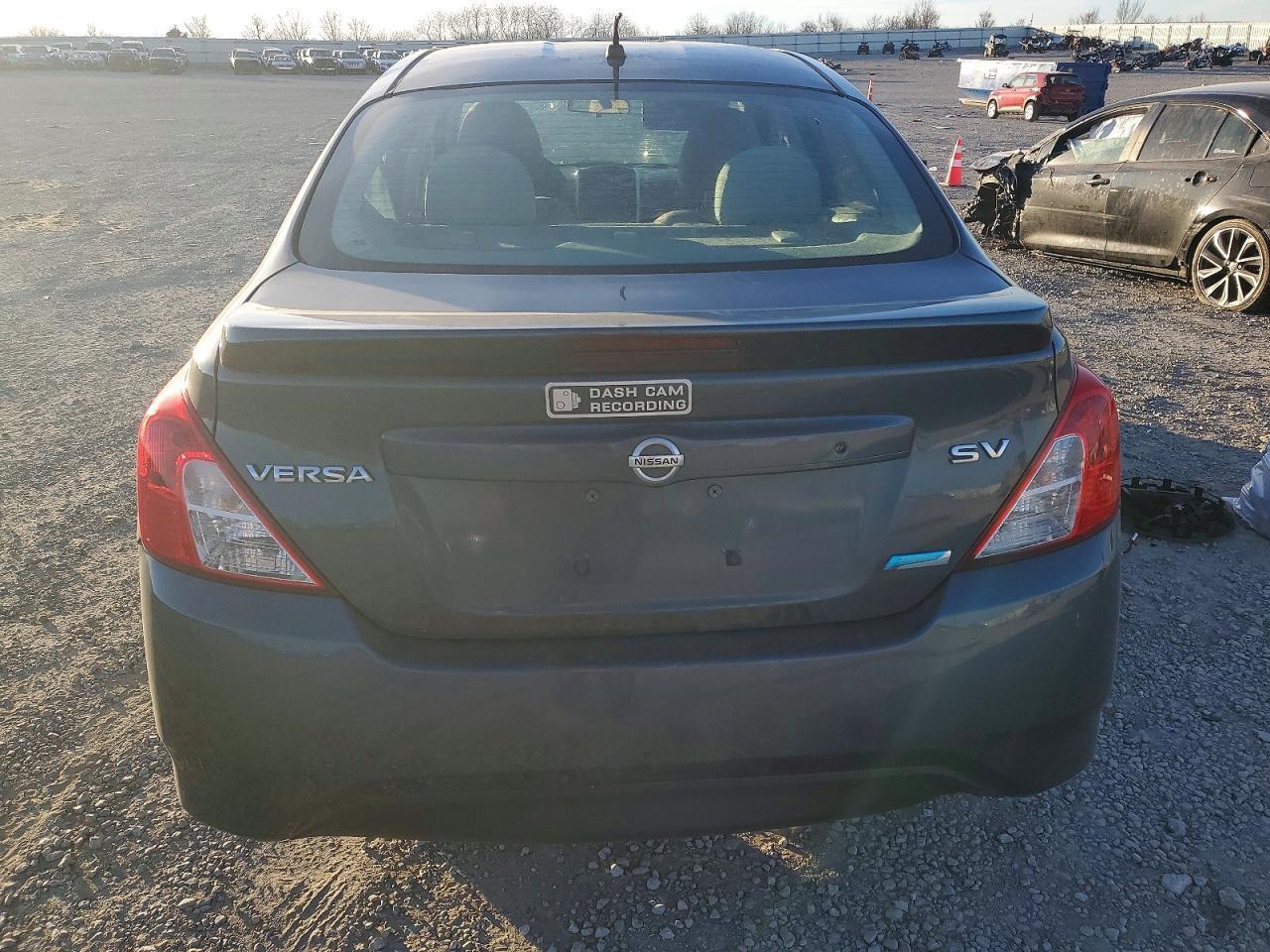 2016 Nissan Versa S - Фото 6