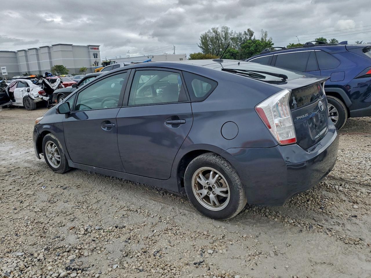 2011 Toyota Prius - Фото 2