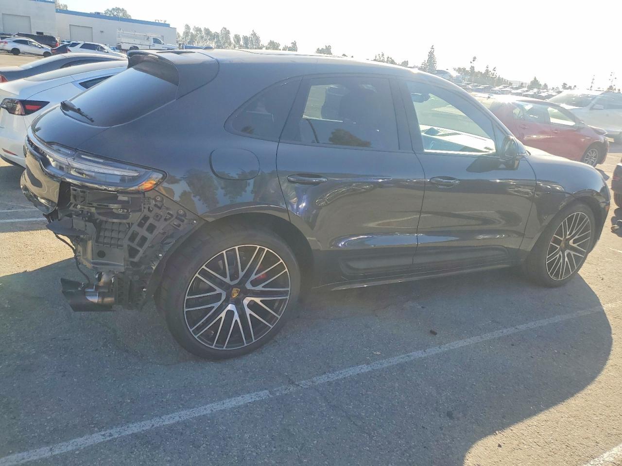 2024 Porsche Macan Gts - Image 3