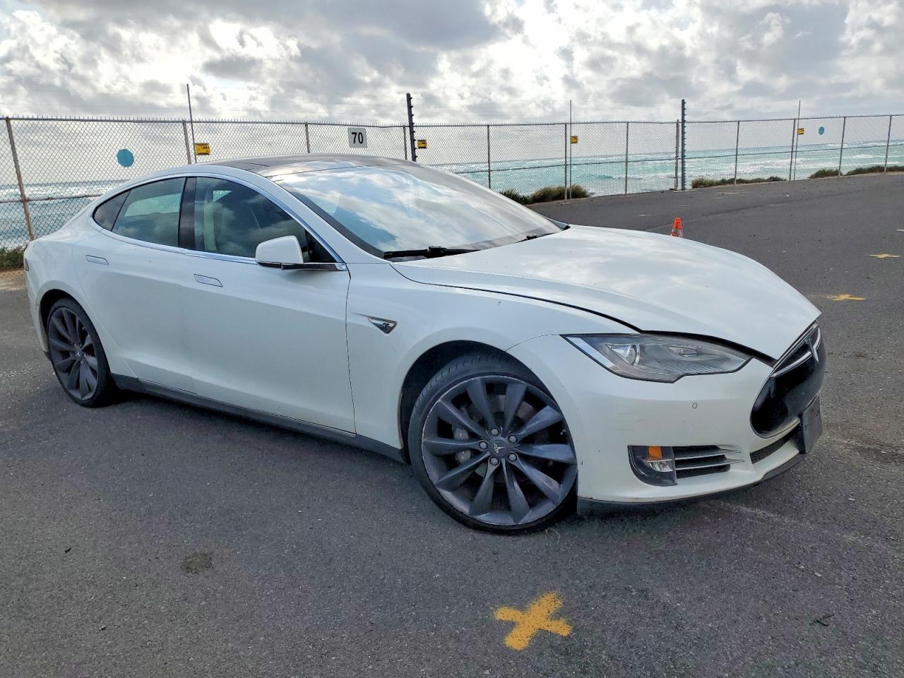 2014 Tesla Model S - Фото 4