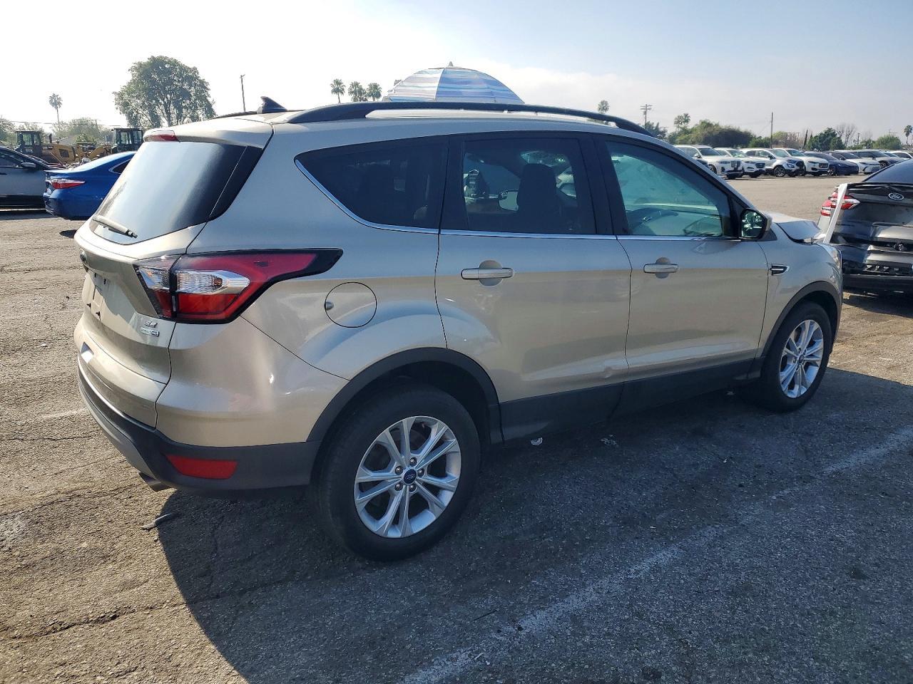 2018 Ford Escape Se - Фото 3
