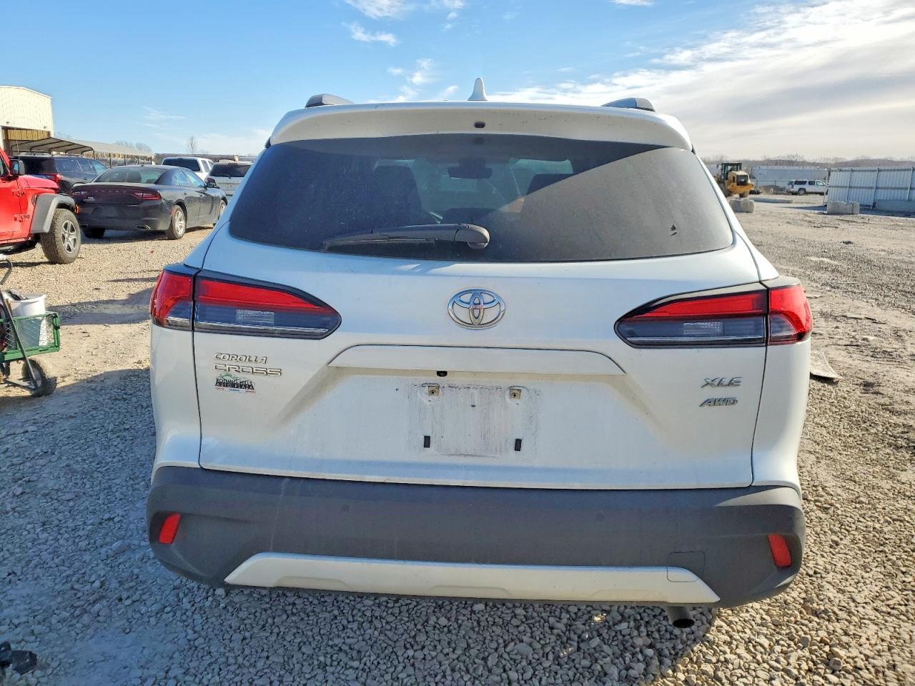 2022 Toyota Corolla Cross Xle - Image 6