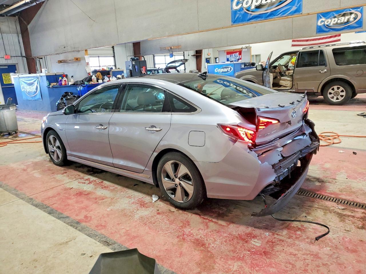 2016 Hyundai Sonata Hybrid Limited - Image 2