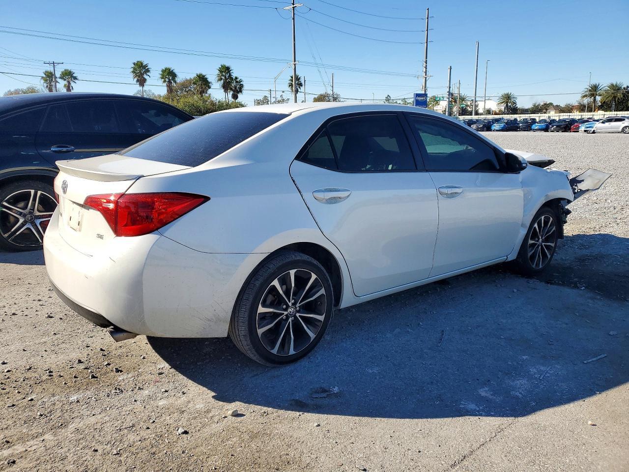 2018 Toyota Corolla Se - Фото 3