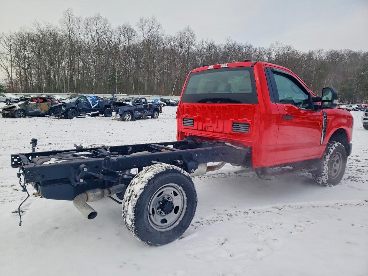 2024 Ford F350 Super Duty Truck Cab And Chassis - Image 3