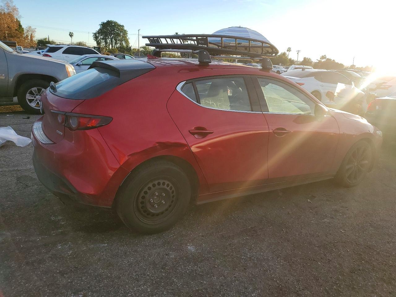 2019 Mazda 3 Premium - Фото 3