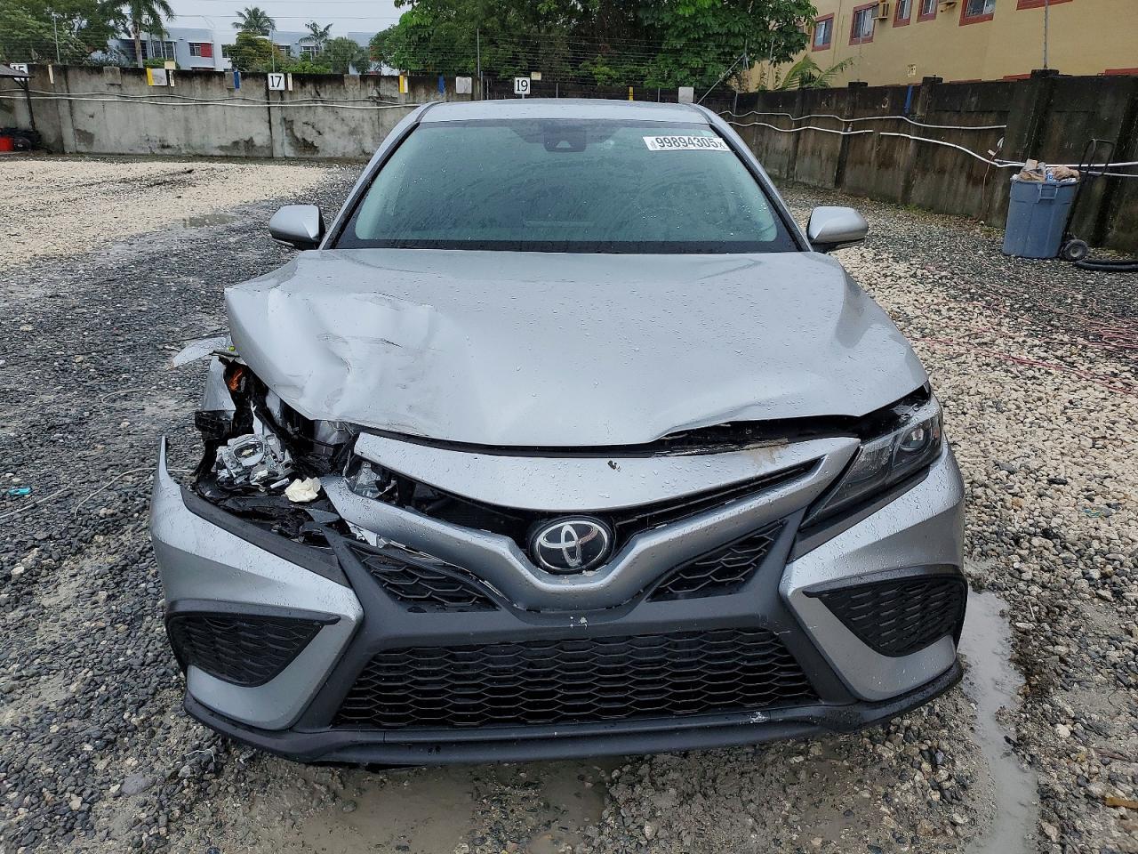 2021 Toyota Camry Se - Image 5