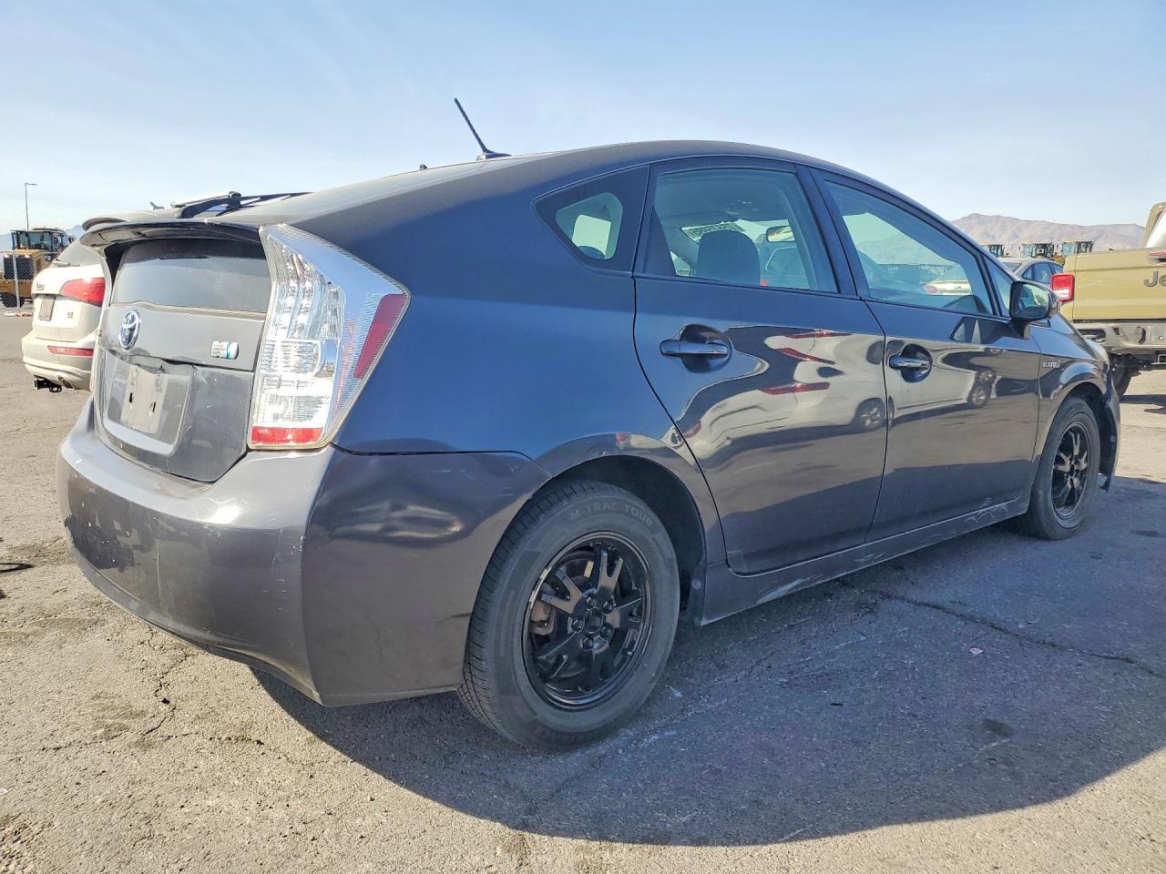 2010 Toyota Prius - Фото 3