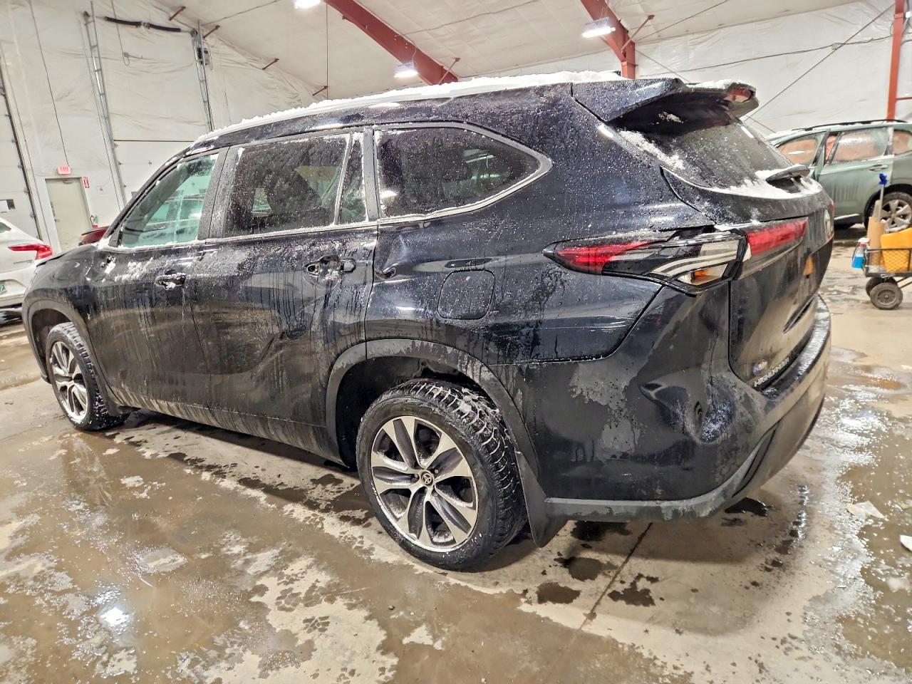 2024 Toyota Highlander Le - Фото 2
