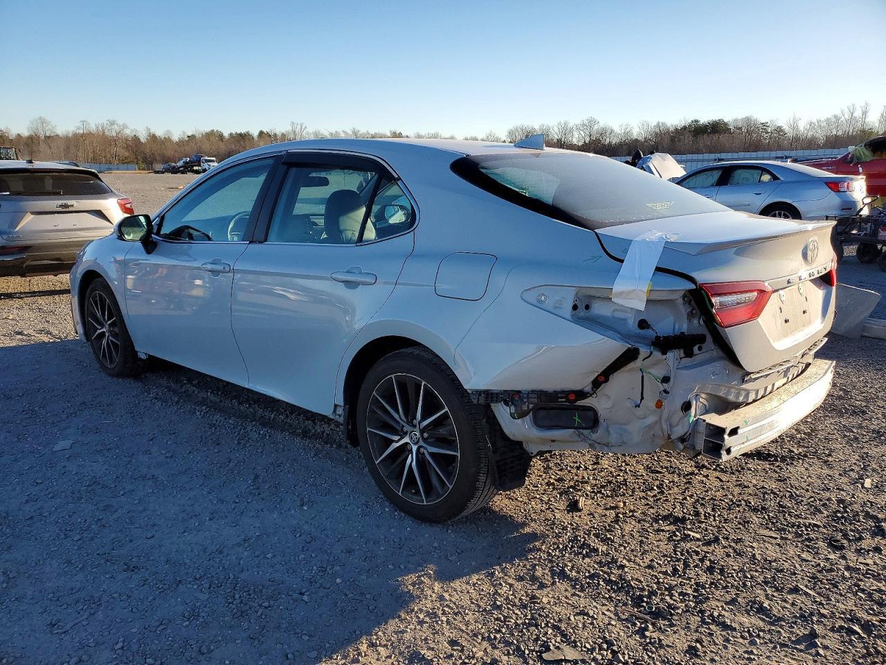 2023 Toyota Camry Se - Фото 2