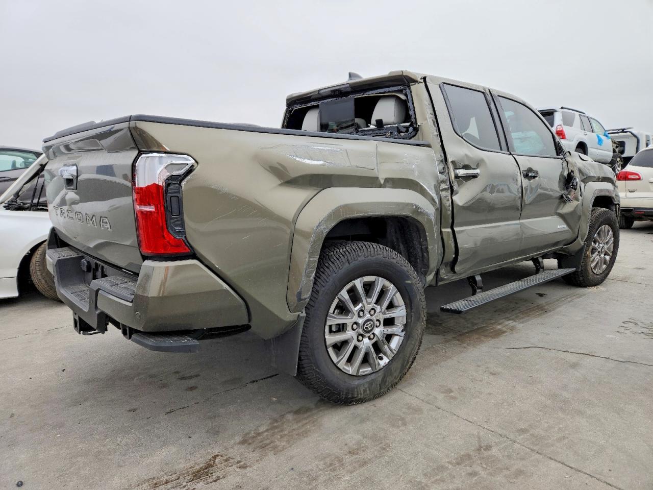2025 Toyota Tacoma Double Cab - Image 3