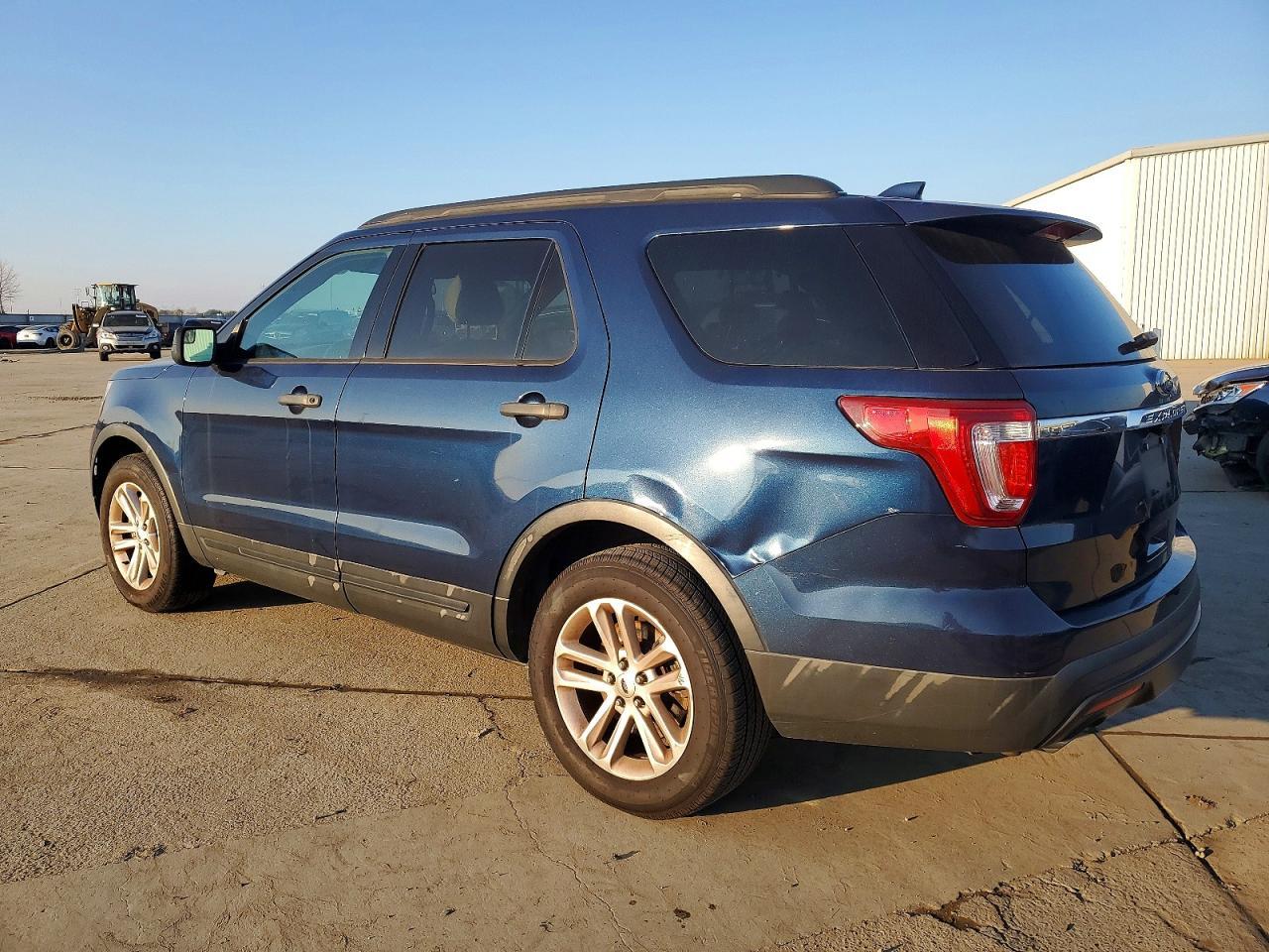 2017 Ford Explorer - Фото 2