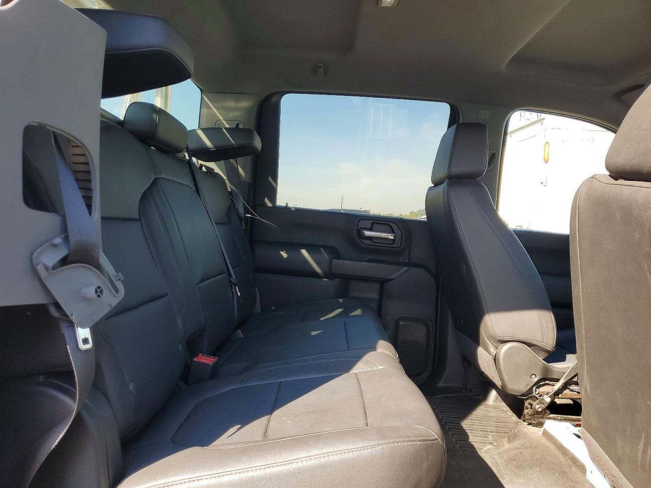 2021 Chevrolet Silverado C3500 - Image 6