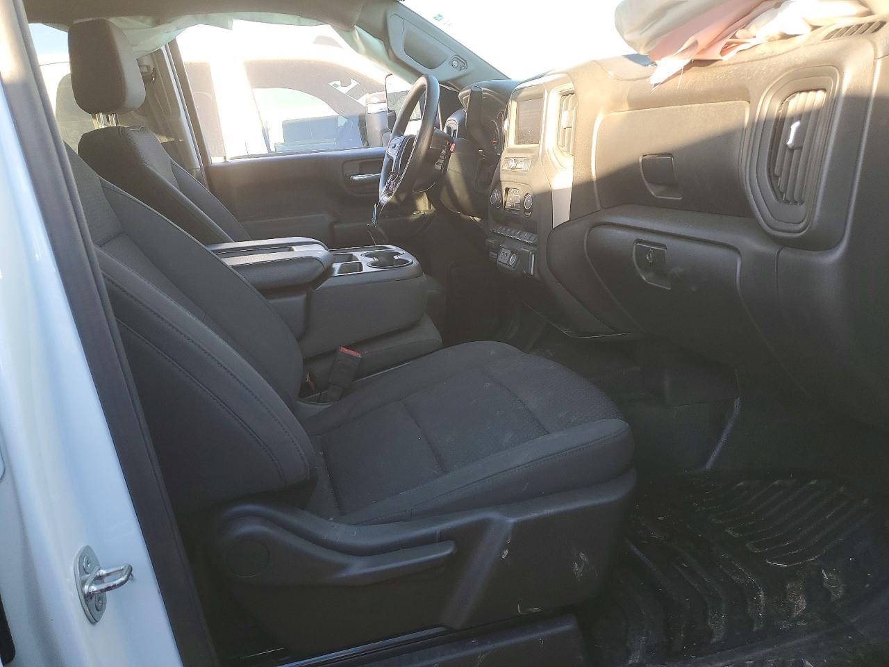 2024 Chevrolet Silverado K2500 Heavy Duty - Image 5