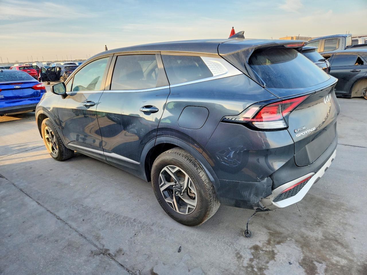 2023 Kia Sportage Lx - Фото 2