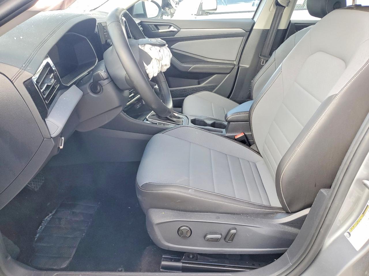 2025 Volkswagen Jetta Se - Image 7