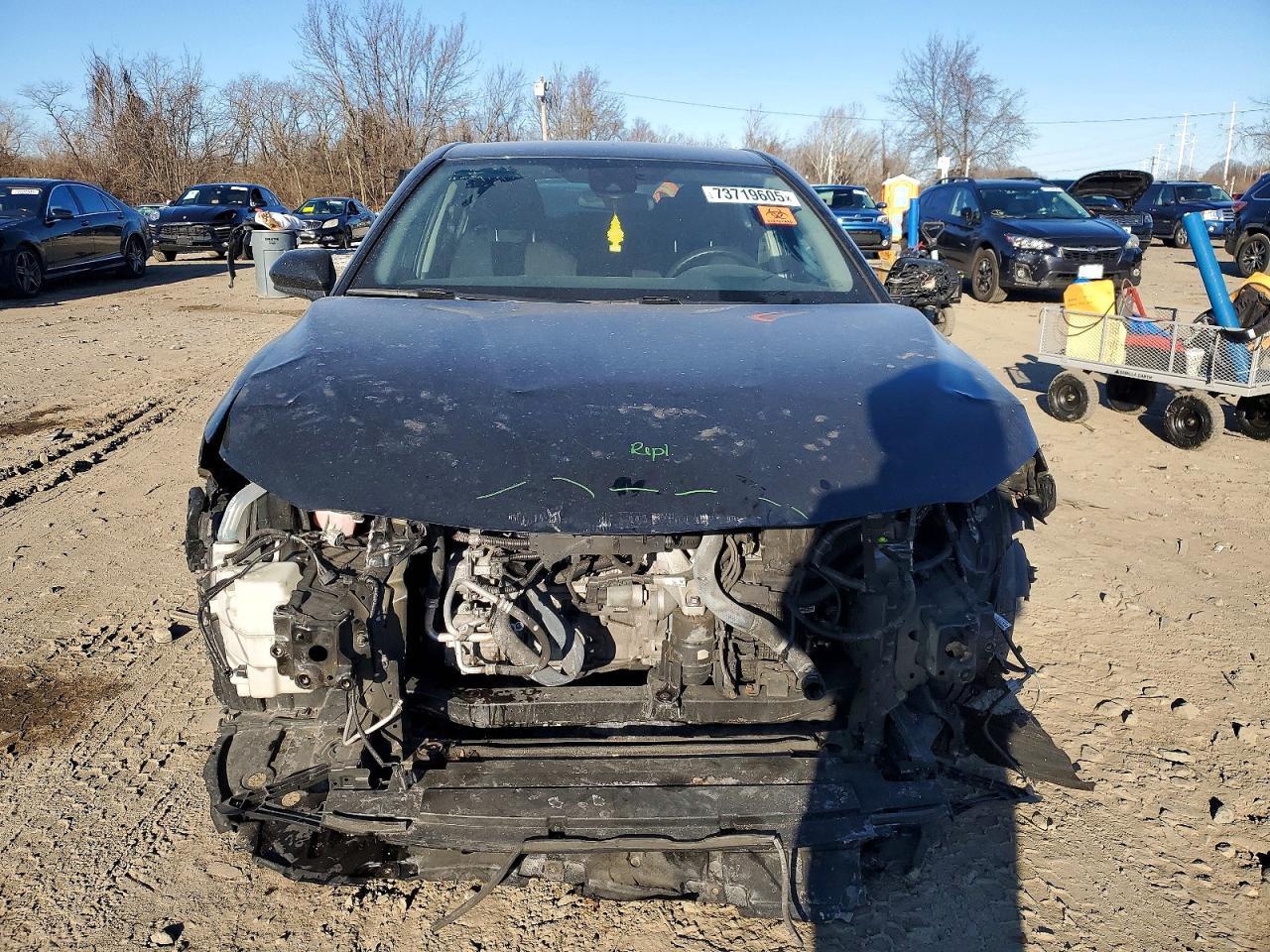 2020 Toyota Camry Le - Фото 5