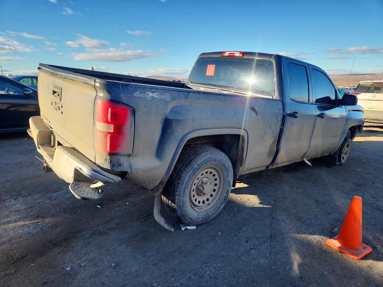 2015 GMC Sierra K1500 - Image 3