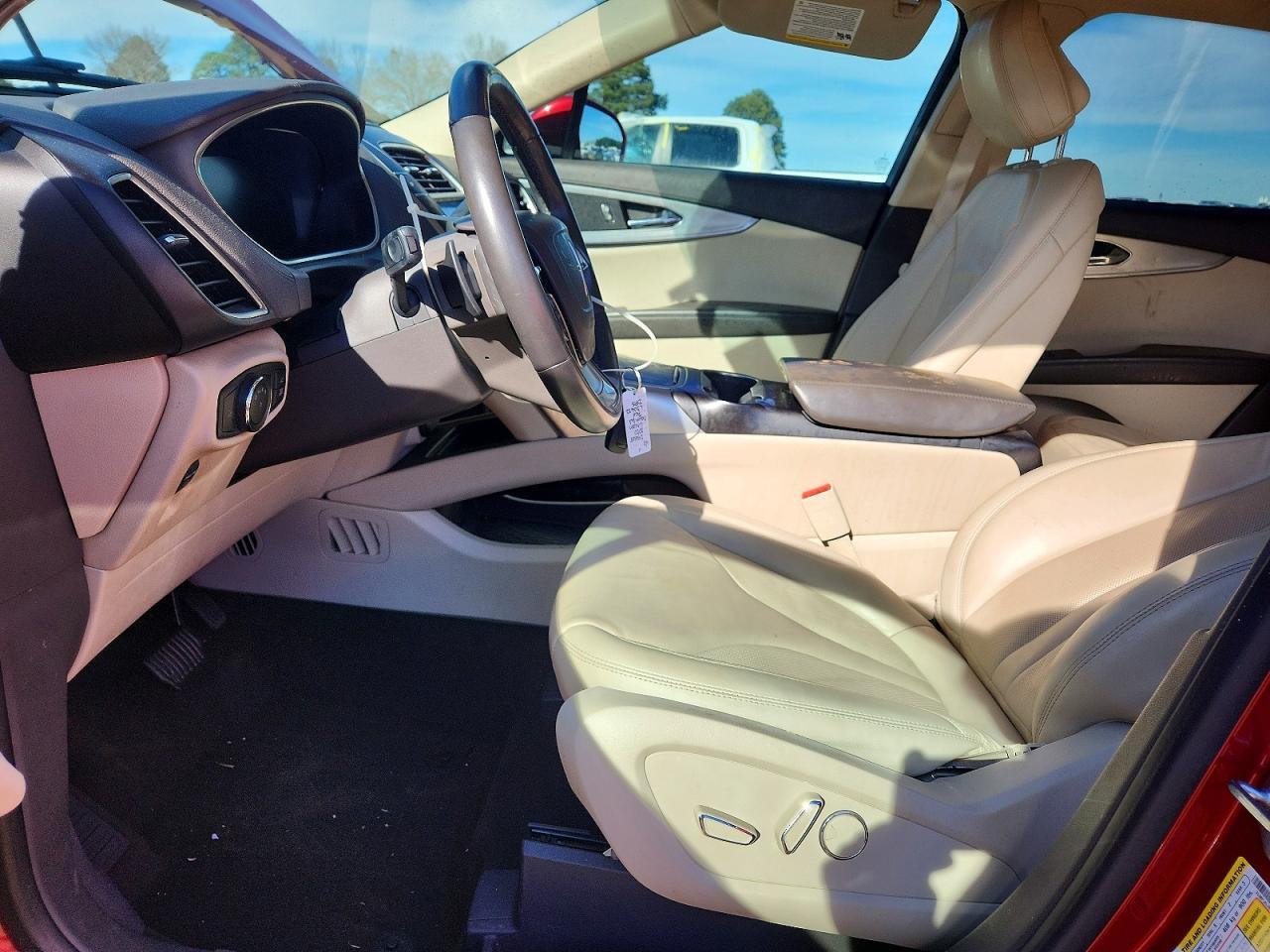 2020 Lincoln Nautilus - Image 7