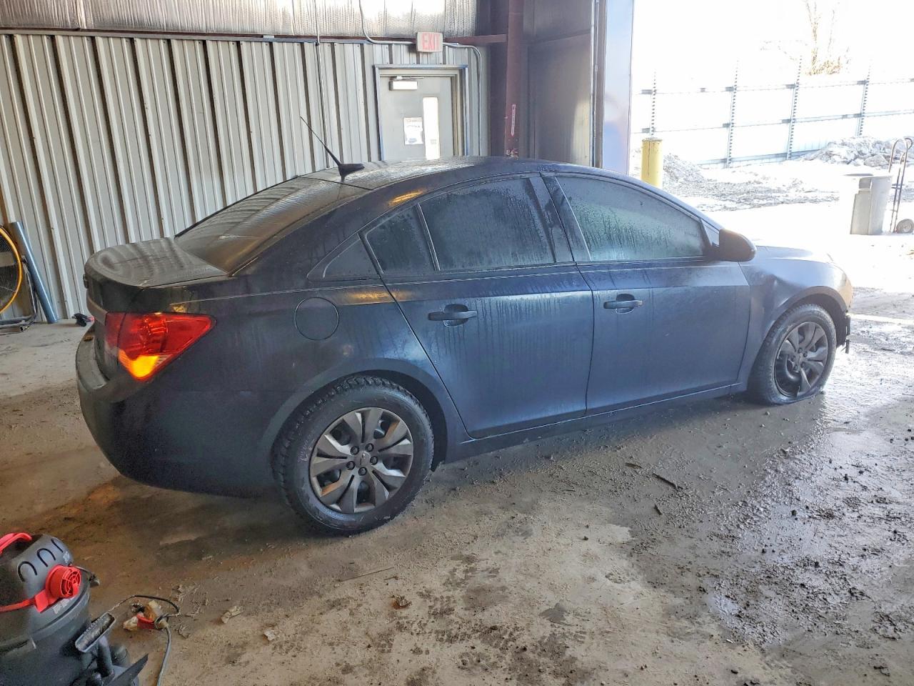 2014 Chevrolet Cruze Ls - Image 3