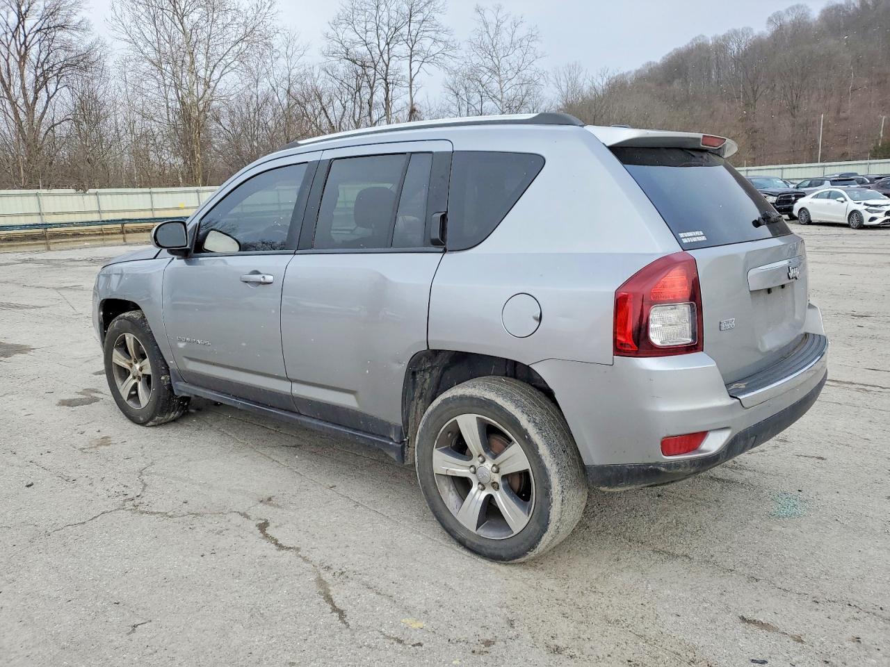 2017 Jeep Compass Latitude - Image 2