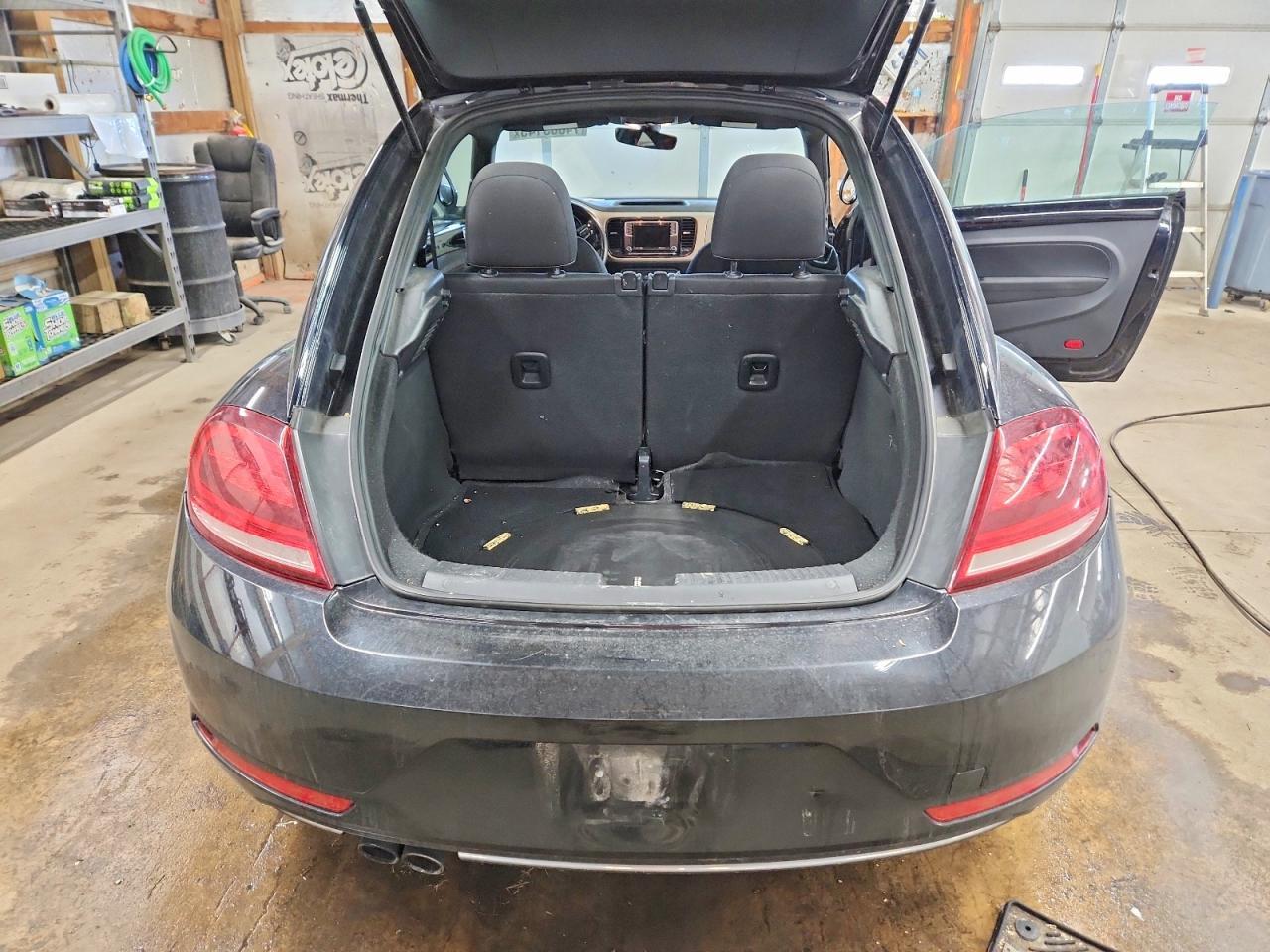 2018 Volkswagen Beetle S - Фото 6