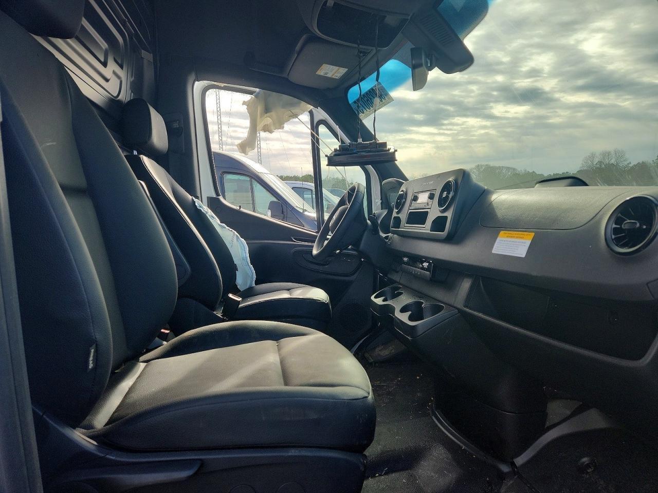 2025 Mercedes Benz Sprinter Delivery Van - Фото 7