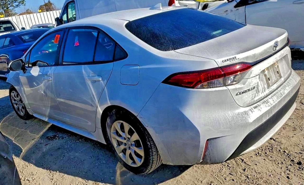2021 Toyota Corolla Le - Image 2