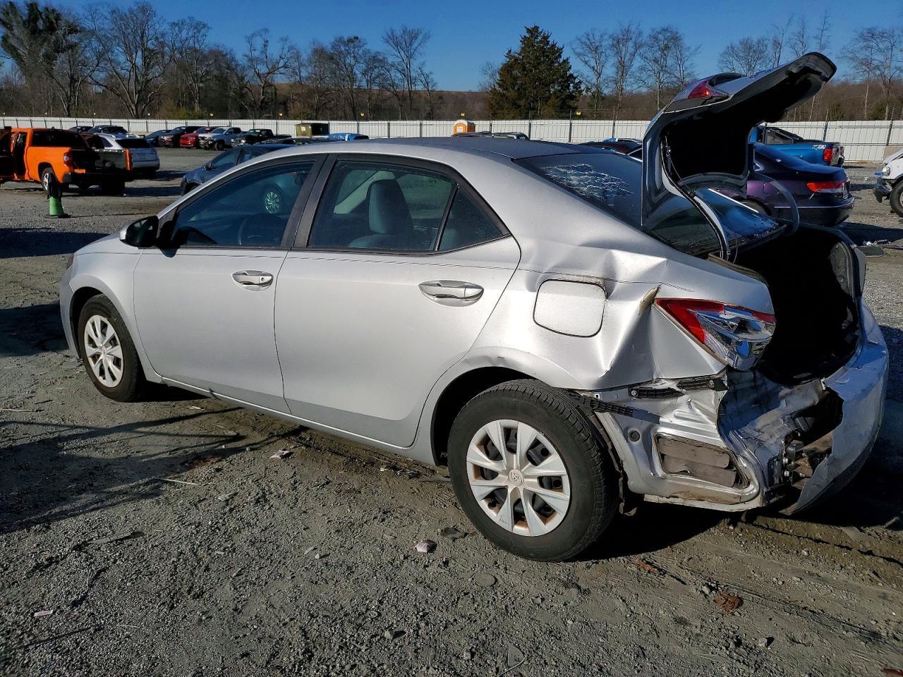 2014 Toyota Corolla L - Фото 2