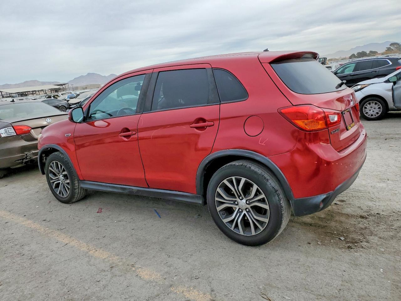 2016 Mitsubishi Outlander Sport Es - Image 2