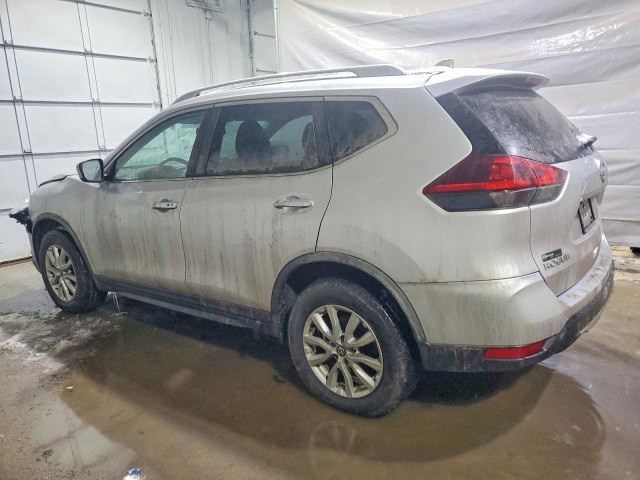 2018 Nissan Rogue S - Фото 2