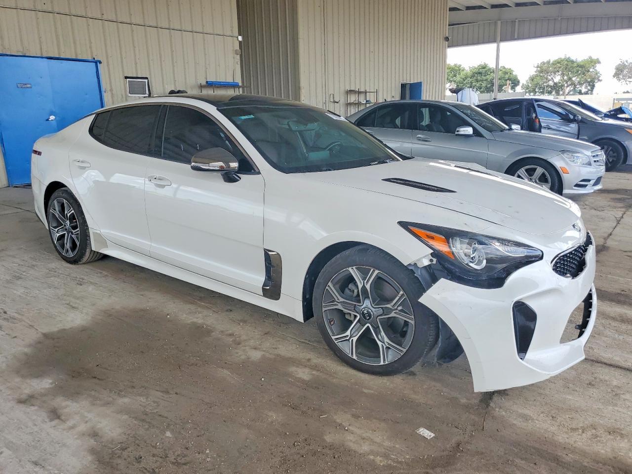 2021 Kia Stinger - Image 4