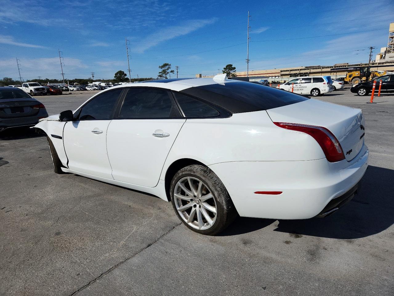 2016 Jaguar Xjl Portfolio - Image 2