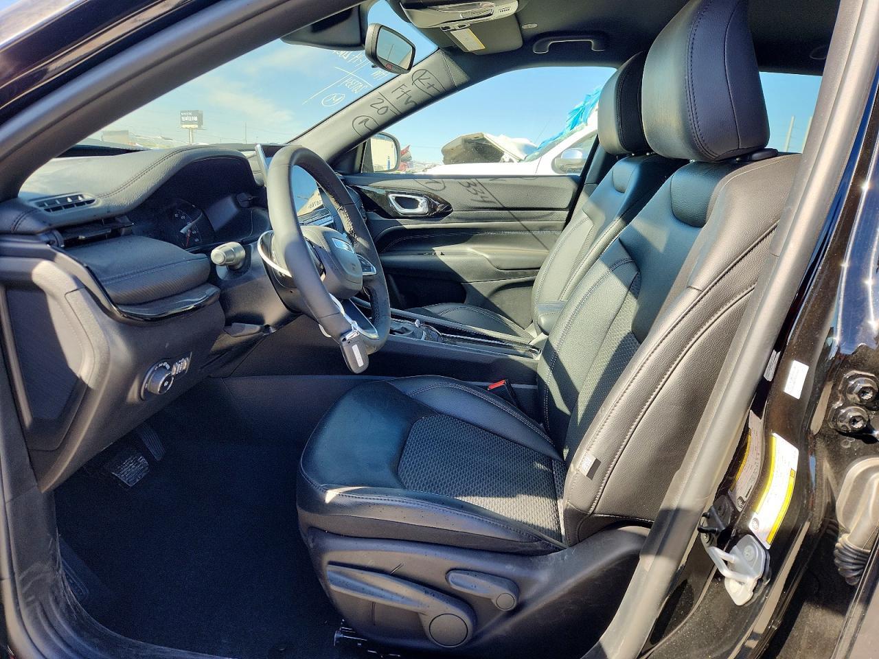 2026 Jeep Compass Latitude - Image 7