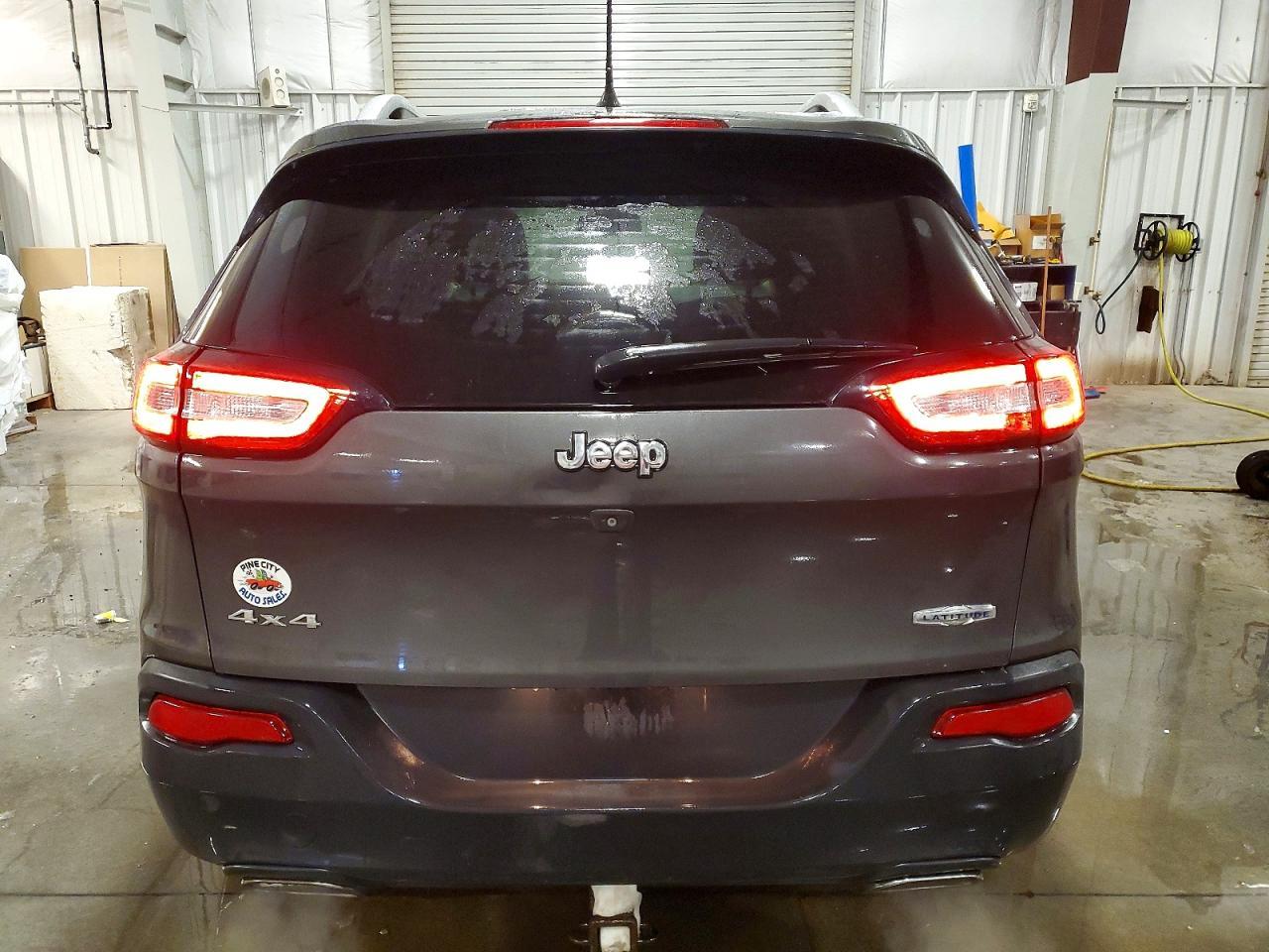 2015 Jeep Cherokee Latitude - Image 6