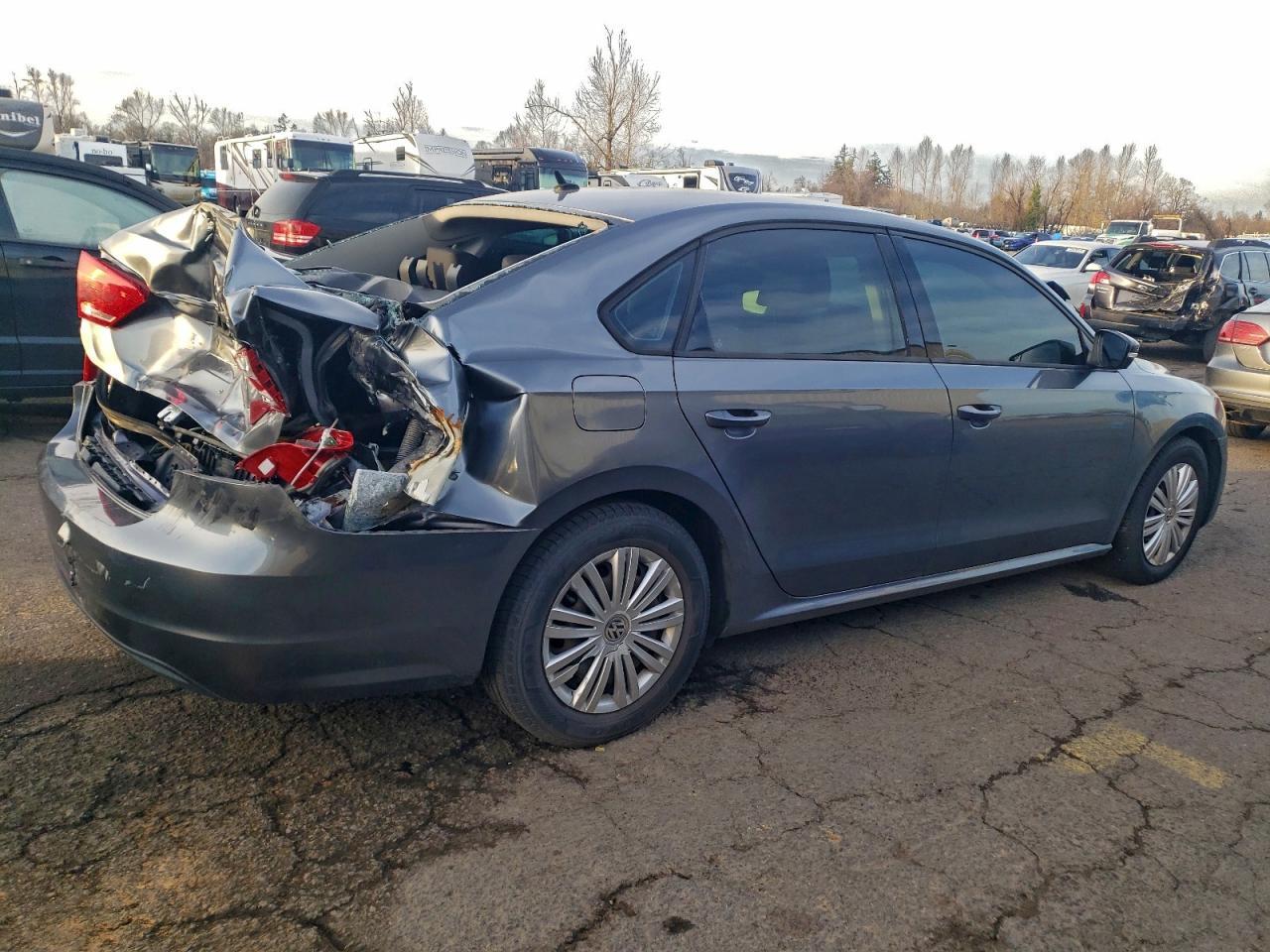 2015 Volkswagen Passat S - Image 3