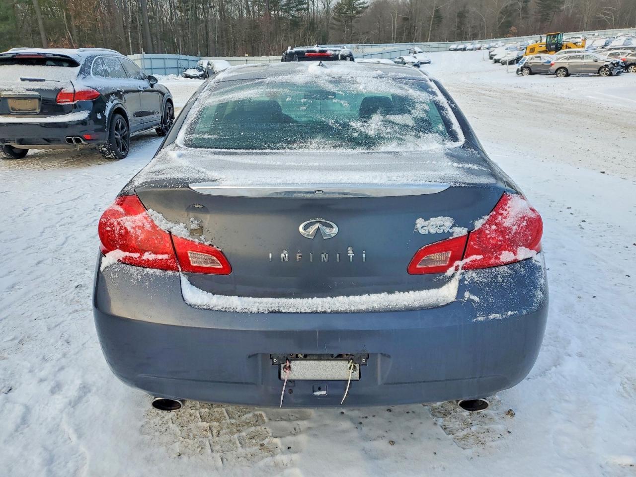 2010 Infiniti G35 - Image 6