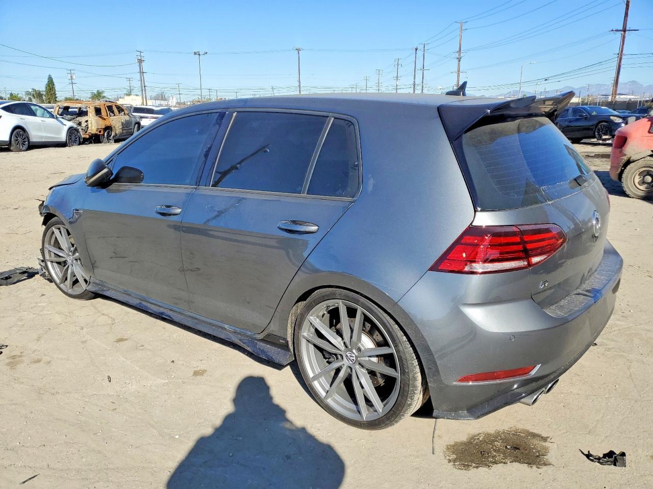 2018 Volkswagen Golf R - Фото 2