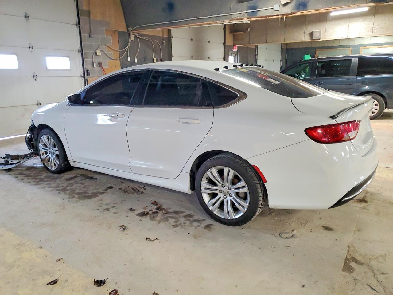 2015 Chrysler 200 - Фото 2