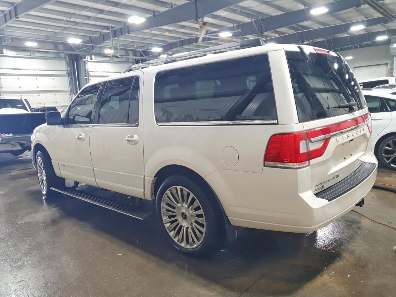 2017 Lincoln Navigator L Select - Фото 2