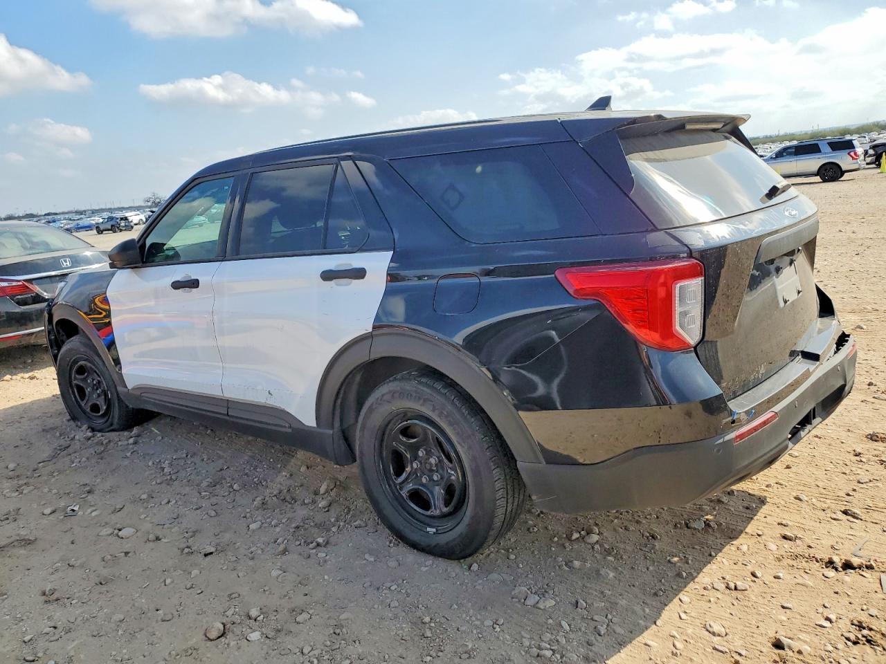 2024 Ford Explorer Police Interceptor - Фото 2